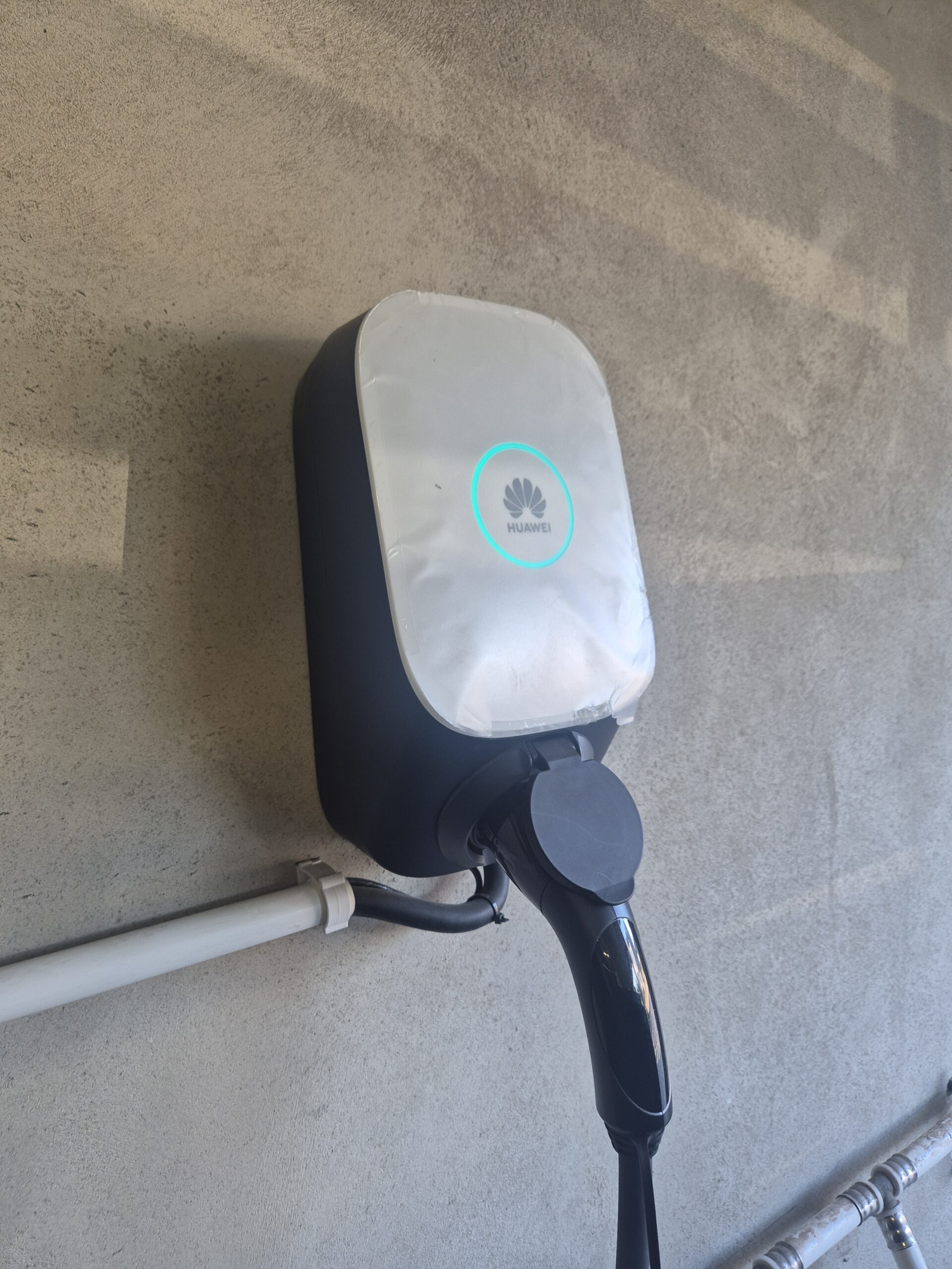 Wallbox Huawei zintegrowany z fotowoltaiką i magazynem energii